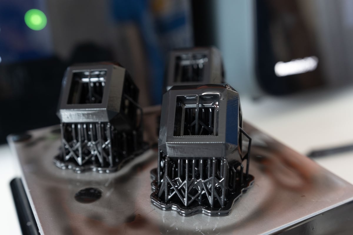2074-black-resin-sla-printer